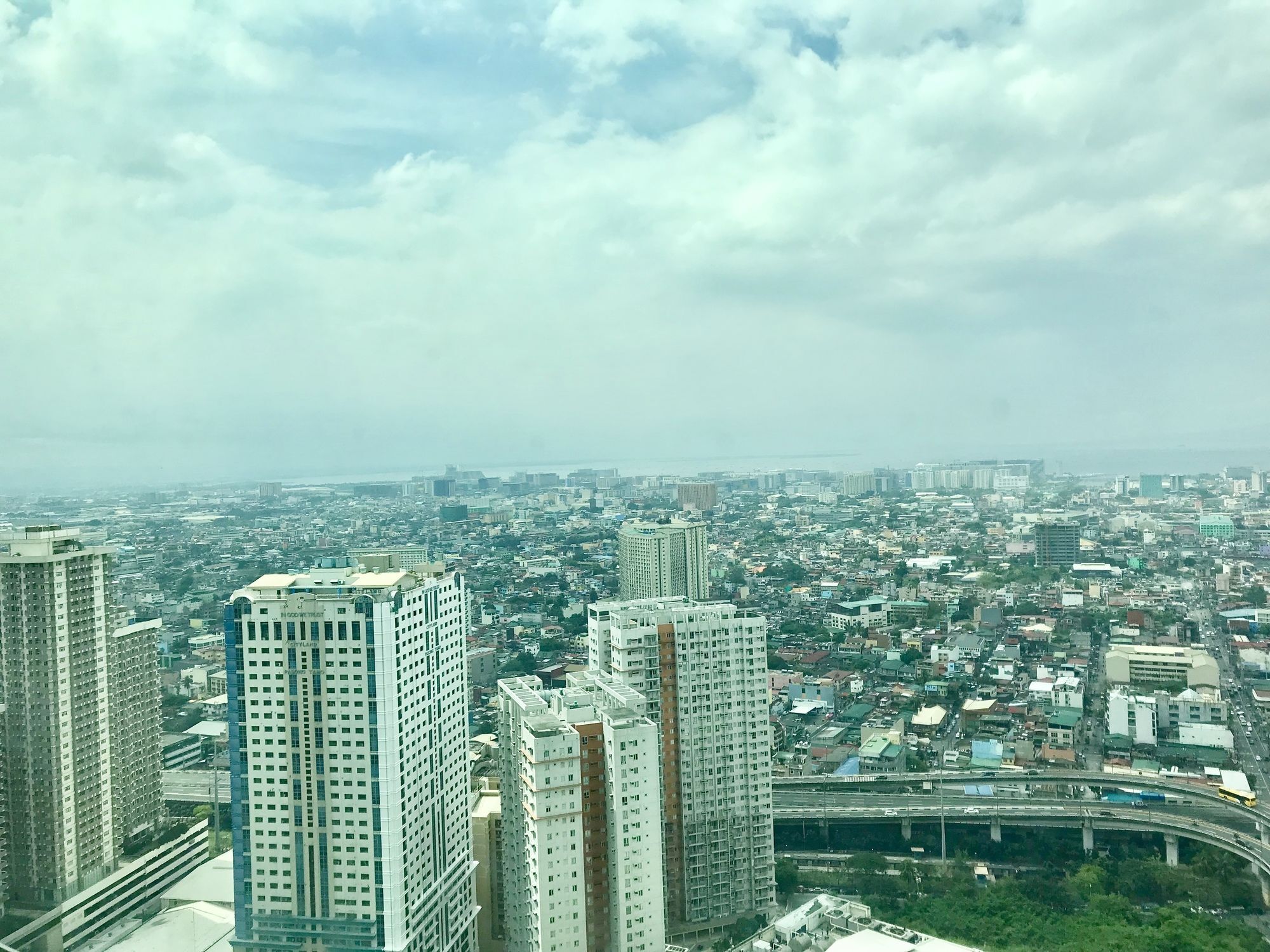The Beacon Serviced Residences Makati City Extérieur photo